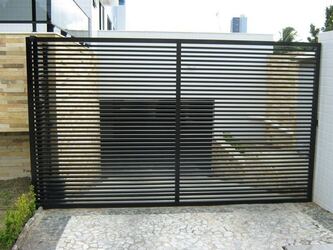 Portão deslizante em L